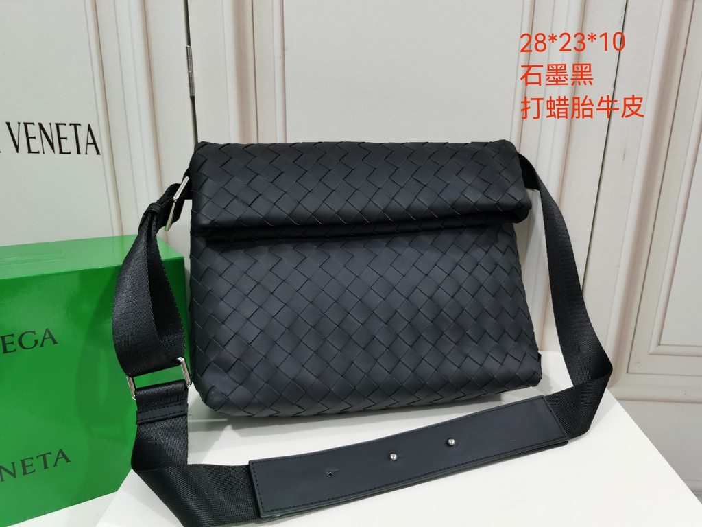 [BV Tire Cowhide Crossbody Bag] Full woven style! Counter models, original quality, size 28x23x10cm