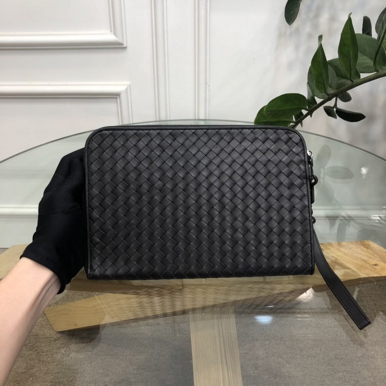 Men's Clutch  Following the traditional craftsmanship   Selected material of fetal cowhide leather Hand-woven  Can be used as a wallet or a handbag  Simple style Bag body full weave Utility hand strap Schedule 7 pockets 