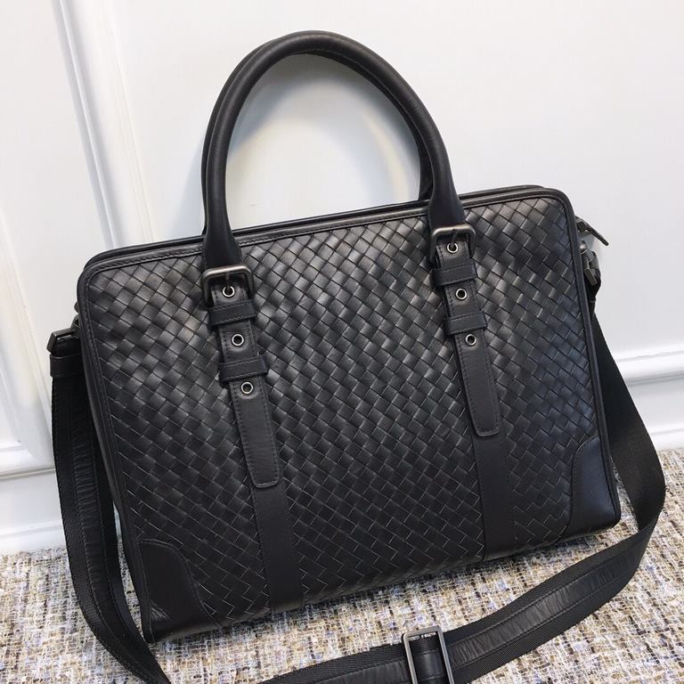 Briefcase ~ Tire Cowhide Leather Pure hand-woven, low-key luxury with connotation   Size 39830cm