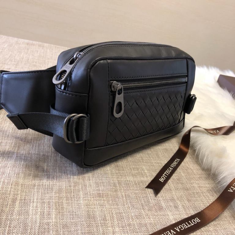 Italian original customized fetal cowhide   Luxury handmade seamless weaving Counter original gunmetal color accessories    Strong business atmosphere Low-profile  Leather the more you use it, the more oily it is    Mult