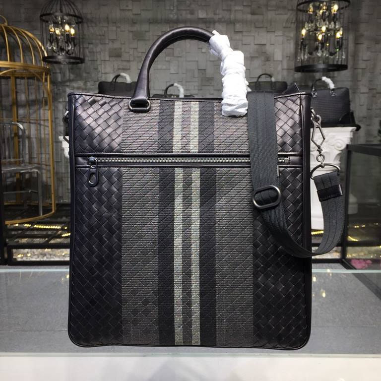 Men's Briefcase Vertical  No logo as well known to the world Adhering to the tradition of handmade  Tire cowhide leather seamless weaving Gunmetal color electrophoresis accessories   ♂Low-profile and practical Leather th