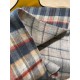 . Burberry original single counter small shawl, the domestic counter has not been put on sale    100% top cashmere material   very warm   soft skin-friendly, do not tie the neck   classic Burberry plaid reversible design