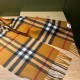 (children's model) burberry. counter classic model parent-child model! Baja 100 years classic small plaid! This price is a real bargain! Not those on the market zhajian brown imitation wool material! Quality feel first-c