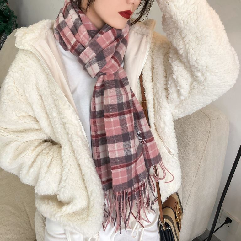 Burberry burberry counter grade classic cashmere plaid scarf! The true fragrance series must be recommended! Counter the latest quality, the current counter are replaced with pure handmade four corners sewing white label