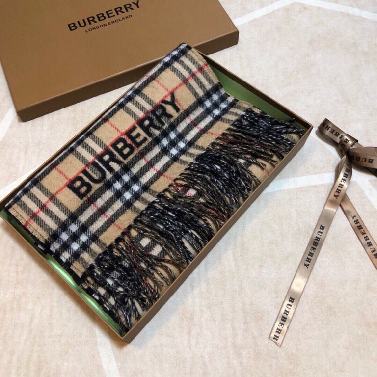 Burberry Burberry - Reversible Dual Purpose Checked Cashmere Scarf  2023 The newest model of the pop-up, cozy scarf, made of soft cashmere fabric, produced in a traditional Scottish workshop with a long history of 200 ye