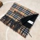 Burberry Burberry - Reversible Dual Purpose Checked Cashmere Scarf  2023 The newest model of the pop-up, cozy scarf, made of soft cashmere fabric, produced in a traditional Scottish workshop with a long history of 200 ye