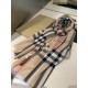 The original customized BURBERRY Autumn silk and wool light scarf has the smoothness of silk and the softness of wool, 100-count yarn color weaving technology, a hundred years of classic heritage, suitable for both men a