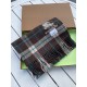 Barberry plaid latest model   100% apex lambswool material   very warm   soft and skin-friendly, do not tie the neck  classic Barberry plaid design  universal couple models for both men and women   size 32192cm  unisex m