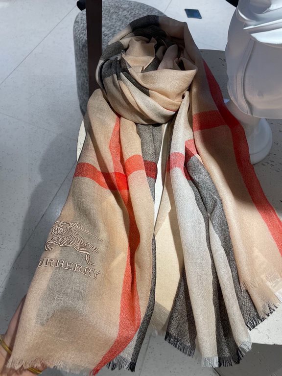 Burberry genuine series goods exclusively for flagship store vip      top Scotland imported cashmere   incomparable noble elegance intellectual style   simple atmospheric design   absolute Not fancy style Ring velvet pro