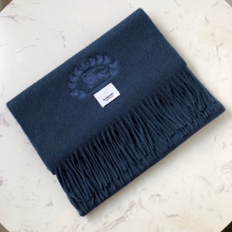 Burberry - Burberry   rage to push the volume of explosive models   classic collection of models plain scarf   heavy recommended   100% lambswool   very warm   soft and skin-friendly, do not tie the neck   the classic pl