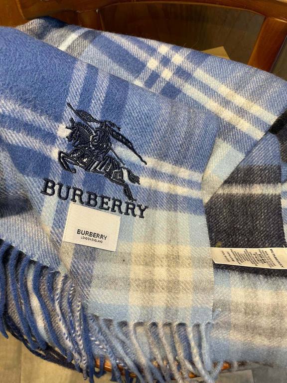 Price Burberry Bur cashmere plaid looks crazy good, so stylish and glamorous!!!! Very svelte and stylish fallwinter piece! Really like it, very Classical men's design. Men's stuff less and more! ! 100% cashmere, the feel