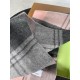 New   Barberry plaid explosion models  never out of fashion100% of the top of the cashmere material   very warm   soft skin-friendly, do not tie the neck   the classic Barberry plaid design   men and women unisex couples