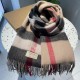 Heavyweight recommended   [top foreign single]   fire N years of the classic grid, when the trend of people have several Burberry scarves in the closet, a small scarf its role can not be underestimated, it is absolutely 