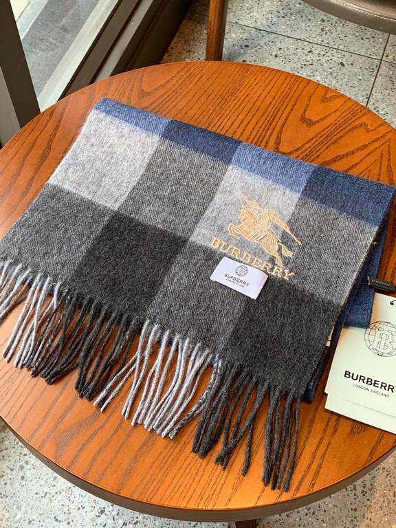 Burberry latest men's two-color pure cashmere scarf   our men's scarf and buy and cherish ~~~ men's models are really few and far between, only a few models a year, are export orders so it is more difficult to meet. Men'