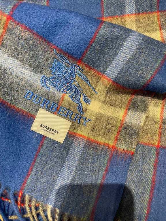 The Burberry Bur cashmere plaid looks crazy good, so stylish and glamorous!!!! Very svelte and stylish fallwinter piece! Really like it, very Classical men's design. Men's stuff less and more! ! 100% cashmere, the feel i