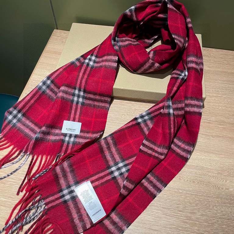 Price   Rage to push the volume of new models   Heavy recommended   Burberry official website of the latest models   100% top quality cashmere material   very warm   soft skin-friendly, not tie the neck   classic Burberr