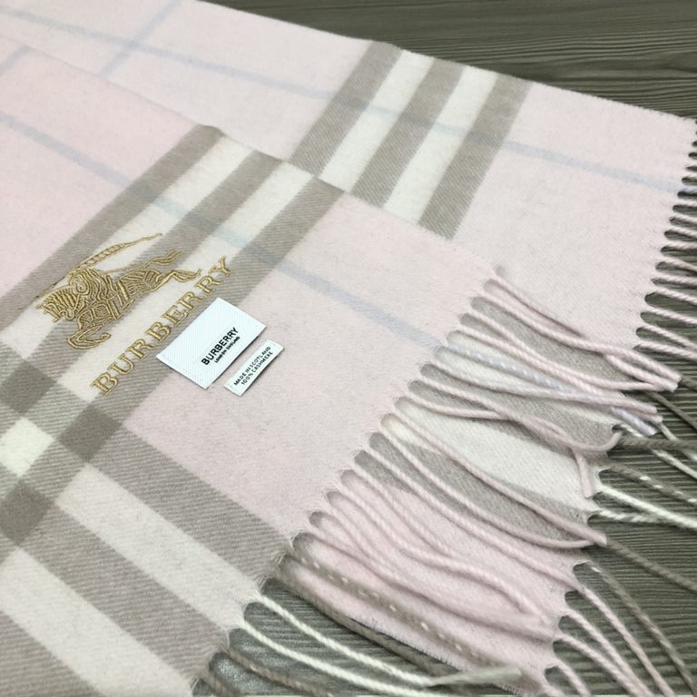 Burberry - Burberry   rage to push the volume of explosive models   classic war horse plaid scarf   heavy recommended   100% lambswool   very warm   soft and skin-friendly, do not tie the neck   10,000 years of the class