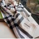 Heavyweight recommended   [top foreign single]   fire N years of the classic grid, when the trend of people have several Burberry scarves in the closet, a small scarf its role can not be underestimated, it is absolutely 