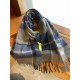 The Burberry Bur cashmere plaid looks crazy good, so stylish and glamorous!!!! Very svelte and stylish fallwinter piece! Really like it, very Classical men's design. Men's stuff less and more! ! 100% cashmere, the feel i