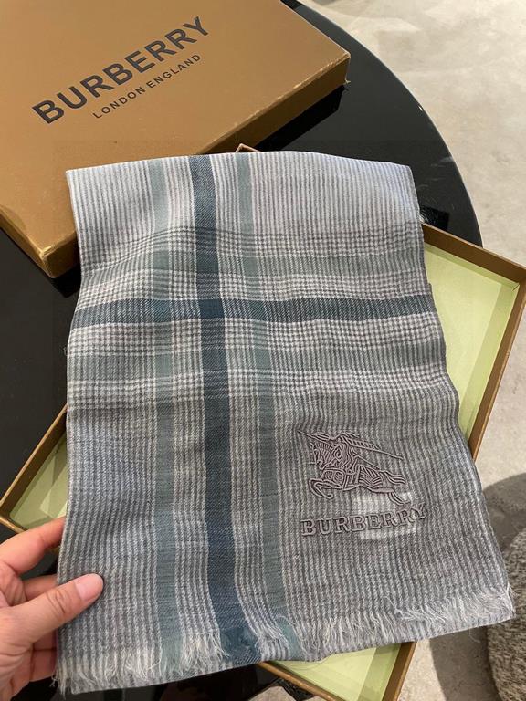 Highly recommended!!! Premium cozy chic vibe, take it if you believe me! Burberry this touch the heart of the soft scarf, can not imitate the color and temperament!!!! Scarf light and shadow will also have a very beautif