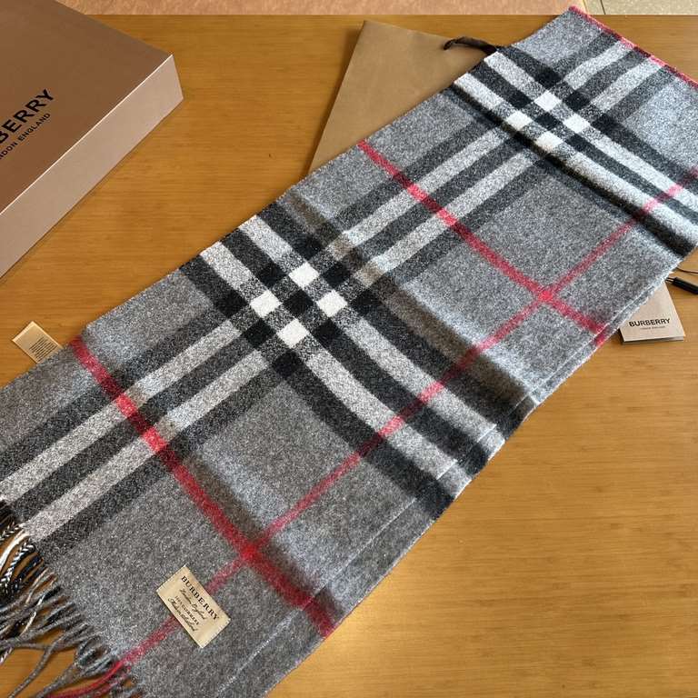 bur counter main bling bling christmas series  burberry export orders from the United Kingdom, the designated domestic first-class most advanced oem, filigree cashmere blended scarf general factory technology can not rea