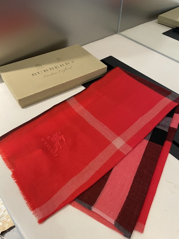 P Burberry genuine series goods exclusively for flagship store vip      top Scotland imported cashmere   incomparable noble elegance Intellectual style   concise atmospheric design   absolutely not Fancy style Ring velve