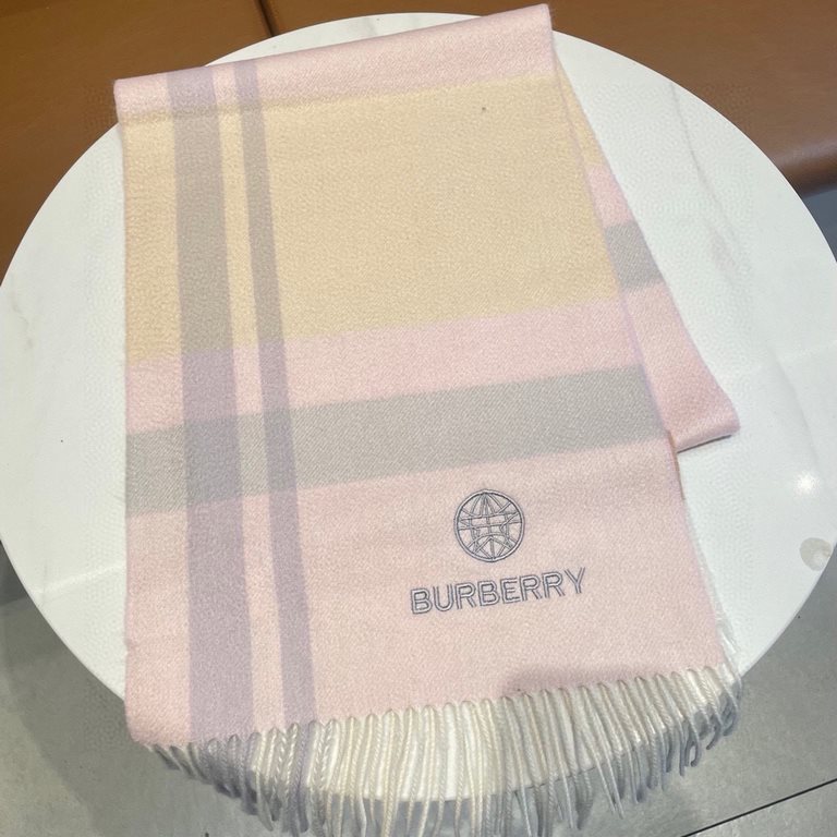 Burberry - Burberry new heavyweight water wave pattern cashmere scarf   beautiful couple models, really high-end Level, heavyweight superb   proper family members welfare   our quality is really absolute, or the same bul