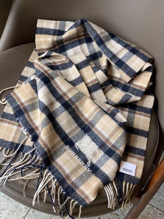 Burberry burberry counter grade classic cashmere plaid scarf! The true fragrance series must be recommended! Counter the latest quality, the current counter are replaced with pure handmade four corners sewing white label