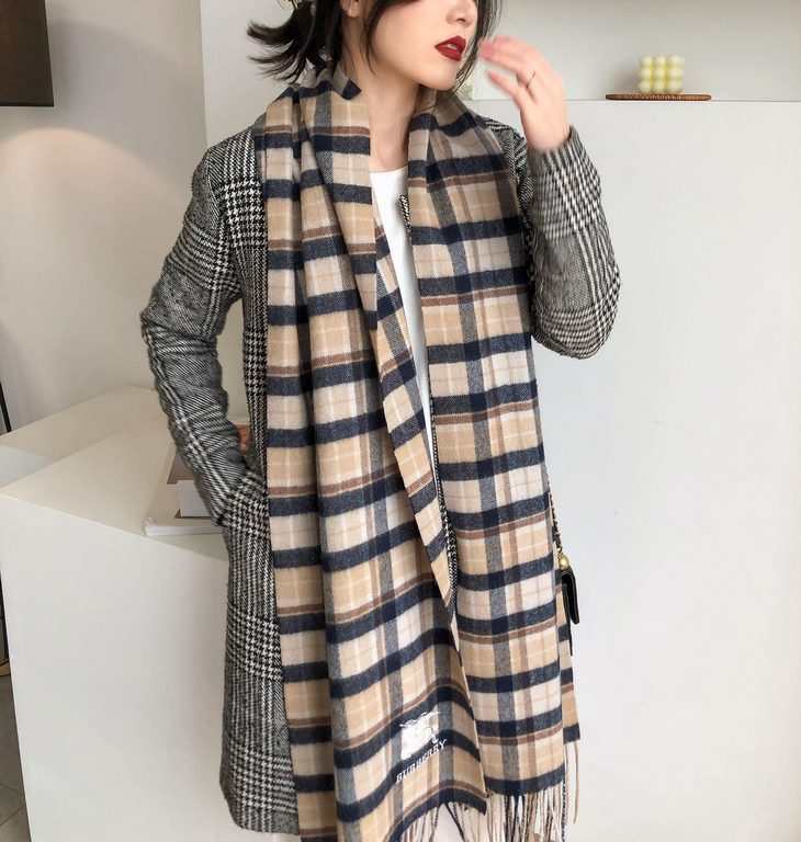 Burberry burberry counter grade classic cashmere plaid scarf! The true fragrance series must be recommended! Counter the latest quality, the current counter are replaced with pure handmade four corners sewing white label