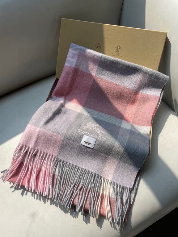 . Burberry men's and women's same shawl new  cashmere classic plaid   scarf   high cutting-edge product  , classic logo embroidery, fashion big brand's top design models   get your hands on it you'll understand the quali