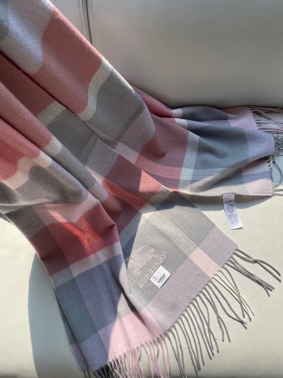 . Burberry men's and women's same shawl new  cashmere classic plaid   scarf   high cutting-edge product  , classic logo embroidery, fashion big brand's top design models   get your hands on it you'll understand the quali