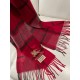 Burberry high quality imported mixed velvet scarf shocked on the shelves of overseas counters the latest men and women couple cashmere scarf domestic counters are not on the shelves from the style to the fabric are very 