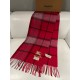 Burberry high quality imported mixed velvet scarf shocked on the shelves of overseas counters the latest men and women couple cashmere scarf domestic counters are not on the shelves from the style to the fabric are very 