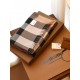 .Burberry [Welsh Check Large Shawl] Lightweight scarf crafted in Italy from checkered cashmere, adorned with a Prince of Wales check pattern on the reverse; embellished with tassel detailing at the edges.Product Details2