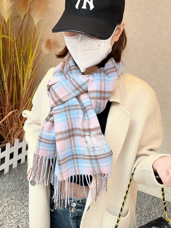 Burberry burberry counter grade classic cashmere plaid scarf! The true fragrance series must be recommended! Counter the latest quality, the current counter are replaced with pure handmade four corners sewing white label