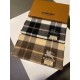 Burberry men's and women's scarves, the style is very masculine, is classic and generous  The fabric used is a guest lamb's wool, delicate softness are very good, very beautiful. The upper body effect is unbeatable good-