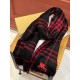 Ruthless goods to attack    Burberry classic models re-launched Fixed weave lambswool ring velvet fabric scarf, classic skeleton scarf Hand feel extremely silky, super comfortable on the body! Embroidered with B's classi