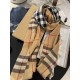 Burberry counter new   scarf shawl heavy to come. Counter inspection  burberry original single hall of fame royal newest models   counter in the sale of 16,000   manpower essential burberry single product. Each color is 