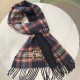 Burberry British style collection models double-sided scarf   [HK foreign trade tail - this is called the real family benefits]   This cashmere scarf fabric is very satisfied ~ feel really good to no   cold winter affixe