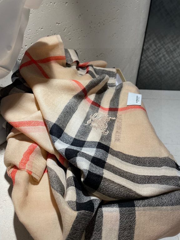 P  Burberry formal series of goods exclusively for the flagship store vip      top Scotland imported cashmere   incomparable noble elegance intellectual style   simple atmospheric design   absolute Not fancy style Ring v