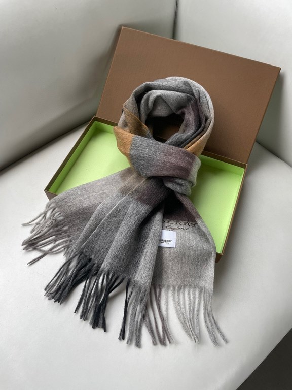 Burberry High-quality imported cashmere letters logo embroidered scarf surprise shelves Overseas counter latest men and women couples cashmere scarf domestic counter are not on the shelves from the style to the fabric ar