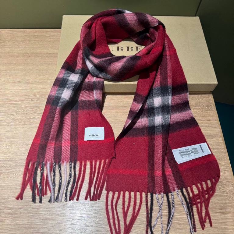 (children's model) burberry. counter classic model parent-child model! Baja 100 years classic small plaid! This price is a real bargain! Not those on the market zhajian brown imitation wool material! Quality feel first-c