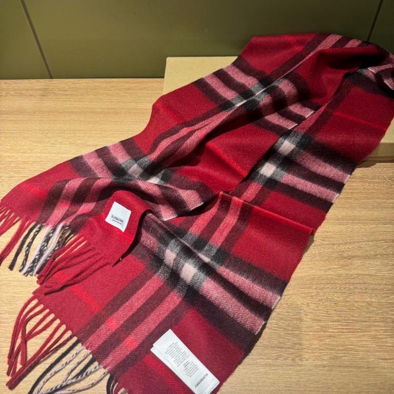 (children's model) burberry. counter classic model parent-child model! Baja 100 years classic small plaid! This price is a real bargain! Not those on the market zhajian brown imitation wool material! Quality feel first-c