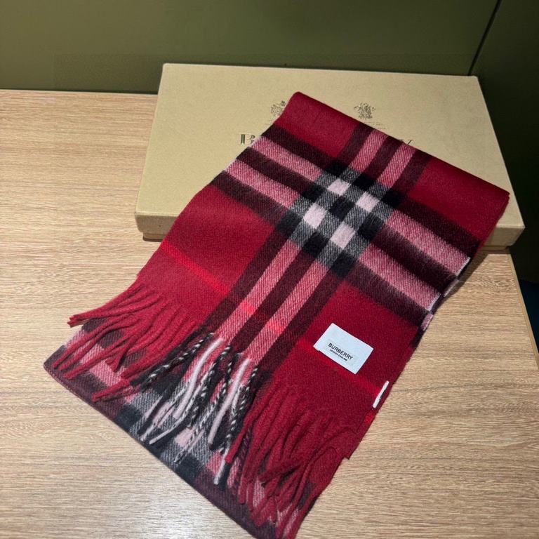 (children's model) burberry. counter classic model parent-child model! Baja 100 years classic small plaid! This price is a real bargain! Not those on the market zhajian brown imitation wool material! Quality feel first-c