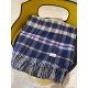 . Burberry original single counter small shawl, the domestic counter has not been put on sale    100% top cashmere material   very warm   soft skin-friendly, do not tie the neck   classic Burberry plaid reversible design