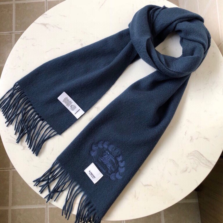 Burberry - Burberry   rage to push the volume of explosive models   classic collection of models plain scarf   heavy recommended   100% lambswool   very warm   soft and skin-friendly, do not tie the neck   the classic pl