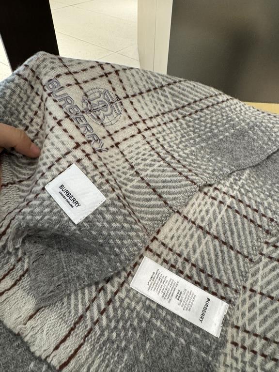 New    Burberry series of goods exclusively for vip products  top Scottish imported wool texture weaving makes the scarf endowed with elasticity and soft and skin-friendly    Unparalleled noble elegance Intellectual styl