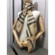 heavy recommended    fire N years of the classic grid, when the trend of people have several Burberry scarf in the closet, a small scarf its role can not be underestimated, it is absolutely for wearing the role of the dr