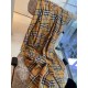 Heavyweight recommended   [top foreign single]   fire N years of the classic grid, when the trend of people have several Burberry scarves in the closet, a small scarf its role can not be underestimated, it is absolutely 