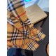 Heavyweight recommended   [top foreign single]   fire N years of the classic grid, when the trend of people have several Burberry scarves in the closet, a small scarf its role can not be underestimated, it is absolutely 